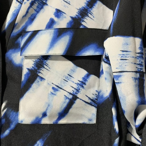 Calvin Klein Button Front Printed Blouse Roll Tab Sleeve Epaulettes Size XS - Picture 7 of 11